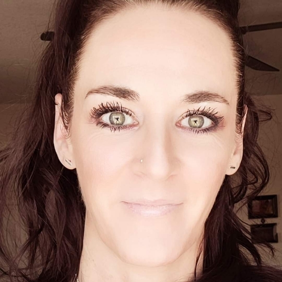 Meet your Posher, Catrina - Picture 1 of 1